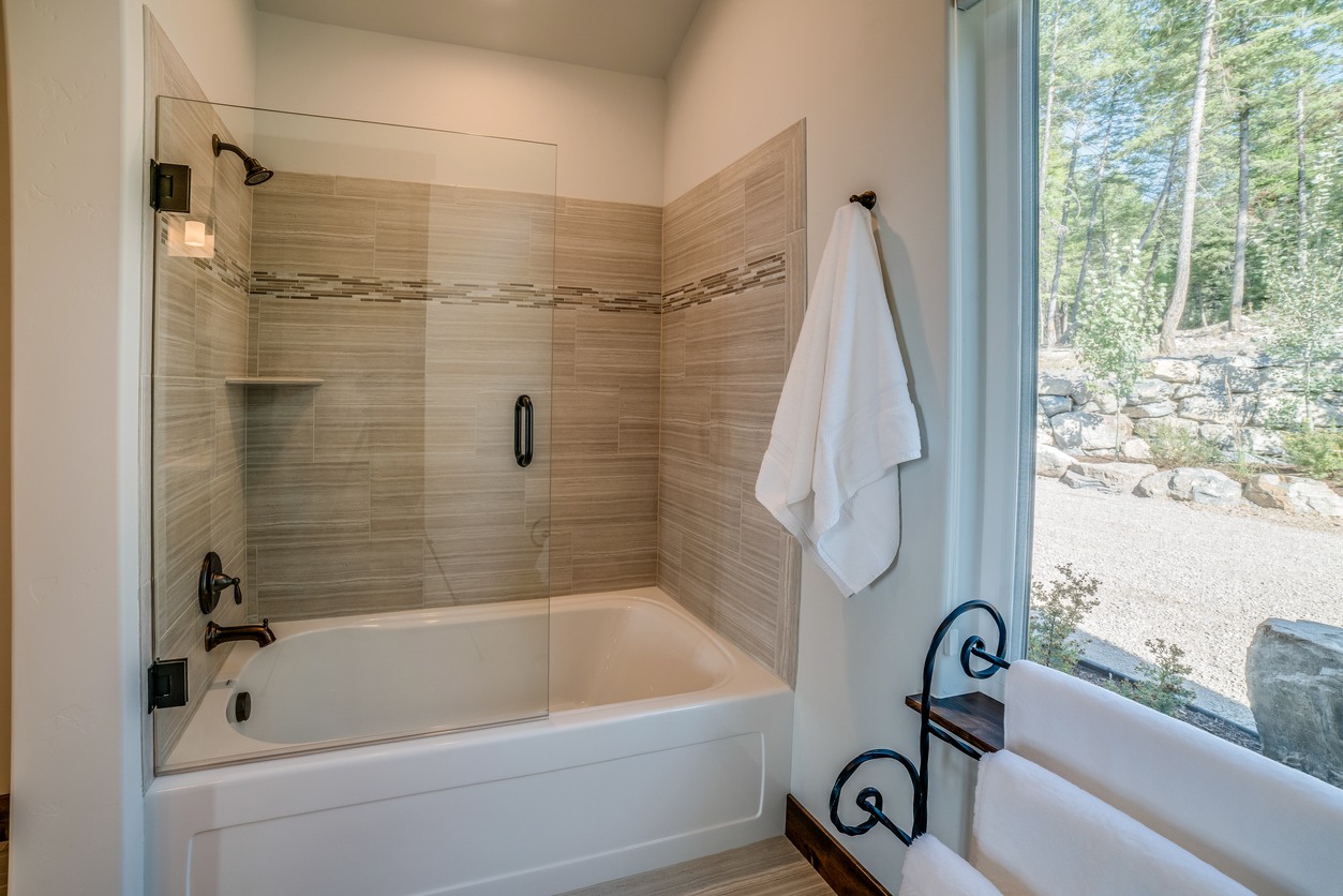 Shower & Tub Installation in Westgate